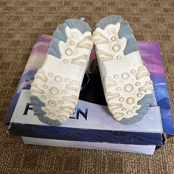 Disney’s frozen winter snow boots - Picture 5 of 6